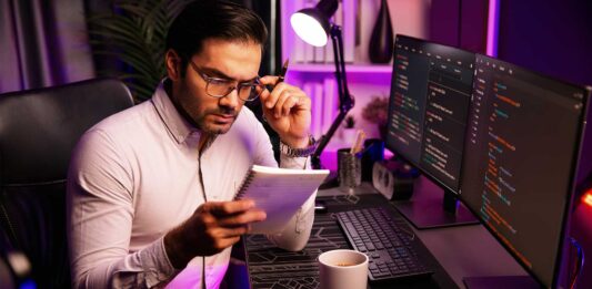 Beneficios y desafíos de desarrollar aplicaciones con inteligencia artificial desarrollar-aplicaciones-con-inteligencia-artificial